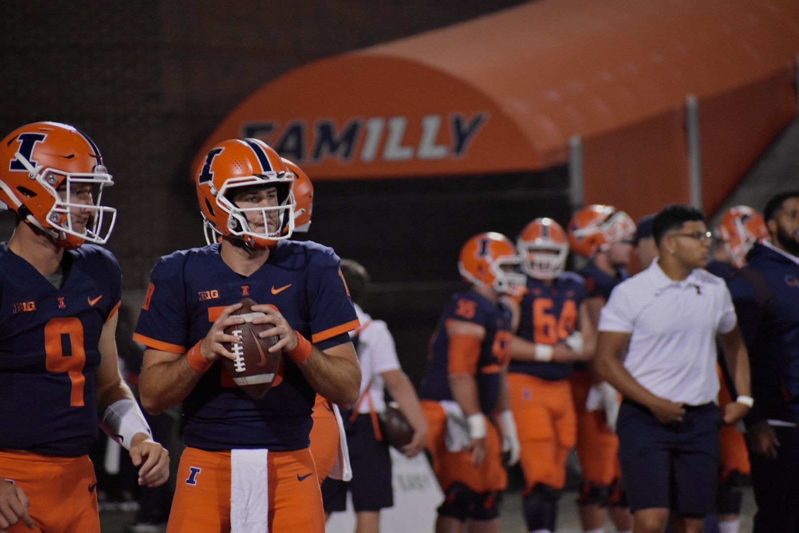 PHOTOS: Illinois warms up against Maryland